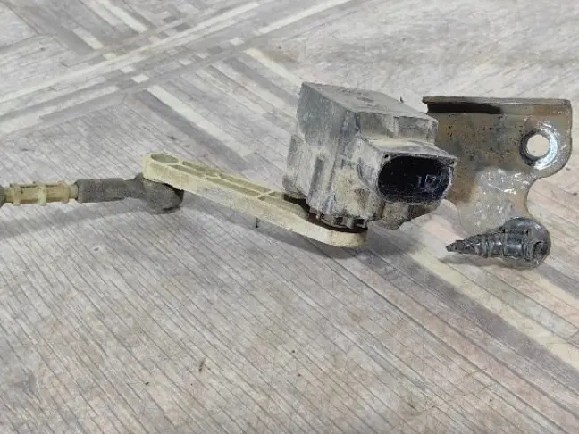 Датчик положения кузова передний RRS L320 дорест