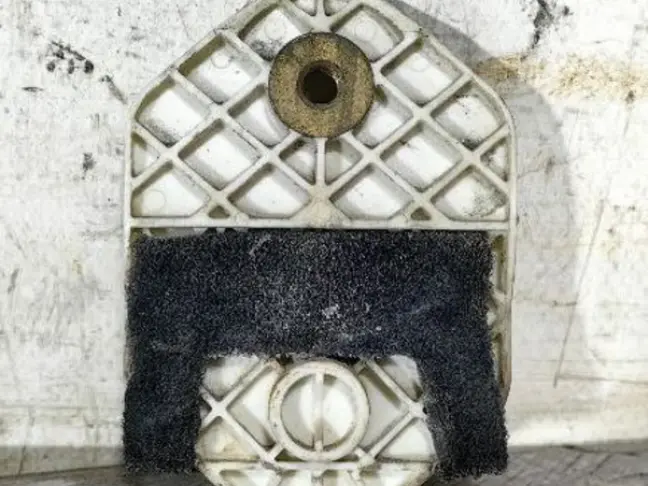 Кронштейн стекла Range Rover Sport L320 05-13