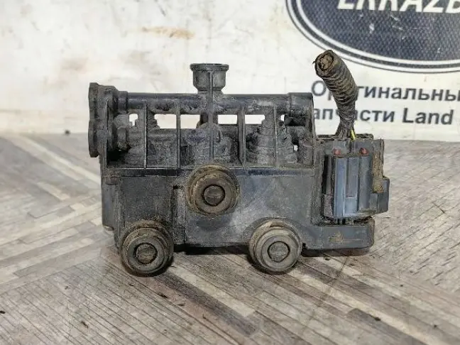 Блок клапанов задний DISCOVERY 3/4 L319 05-15