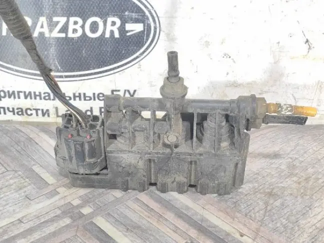 Блок клапанов передний Land Rover Sport L320