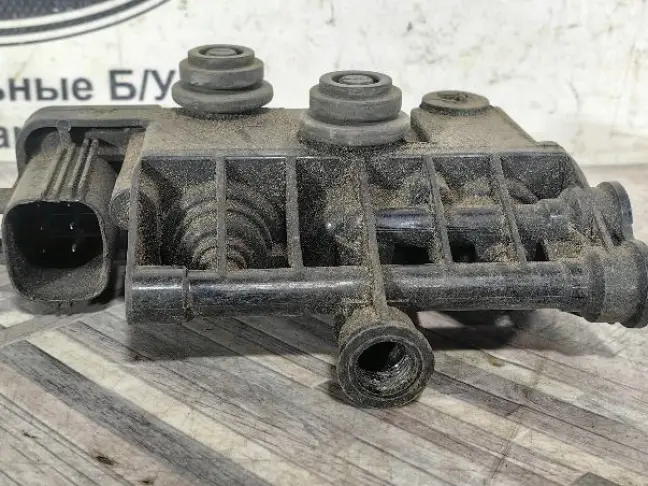 Блок клапанов передний Land Rover Sport L320