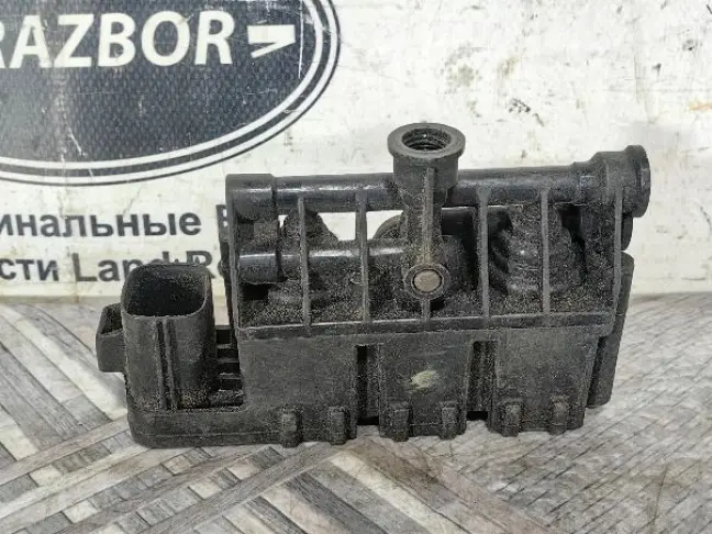 Блок клапанов передний Land Rover Sport L320