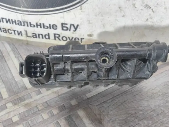 Блок клапанов передний Land Rover Sport L320