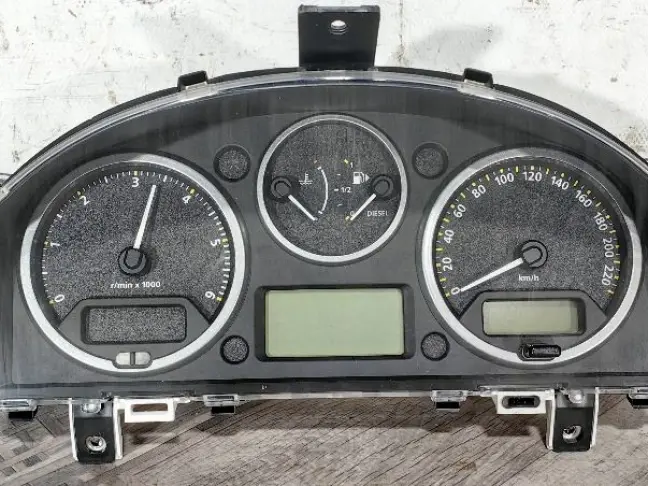 Панель приборов Land Rover Freelander 2 2.2 L359