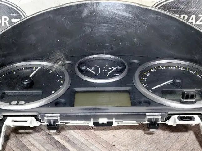 Панель приборов Land Rover Freelander 2 2.2 L359