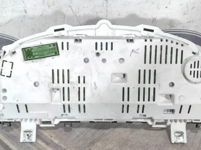 Панель приборов Land Rover Freelander 2 2.2 L359