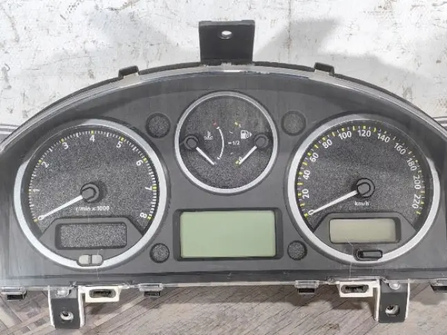 Панель приборов Land Rover Freelander 2 3.2 L359