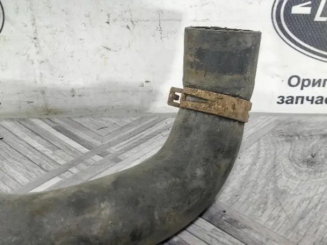 Патрубок радиатора нижний Range Rover 4.4 448PN