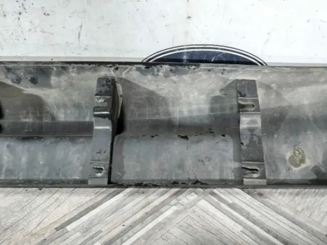 Молдинг передний правый  Range Rover Sport L320