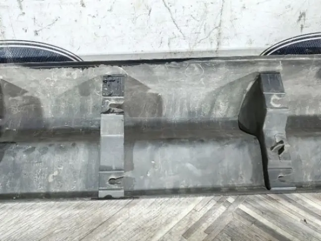 Молдинг передний правый  Range Rover Sport L320