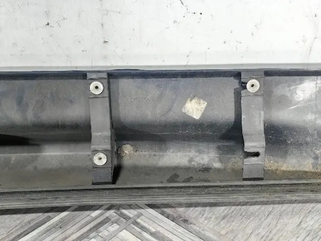 Молдинг передний левый  Range Rover Sport L320