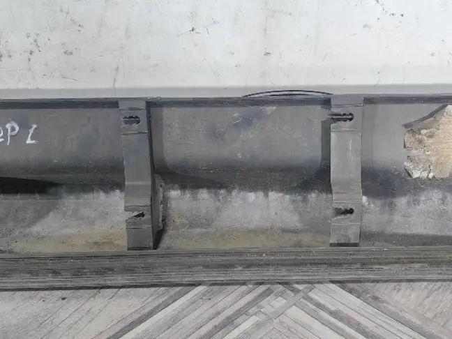 Молдинг передний левый  Range Rover Sport L320