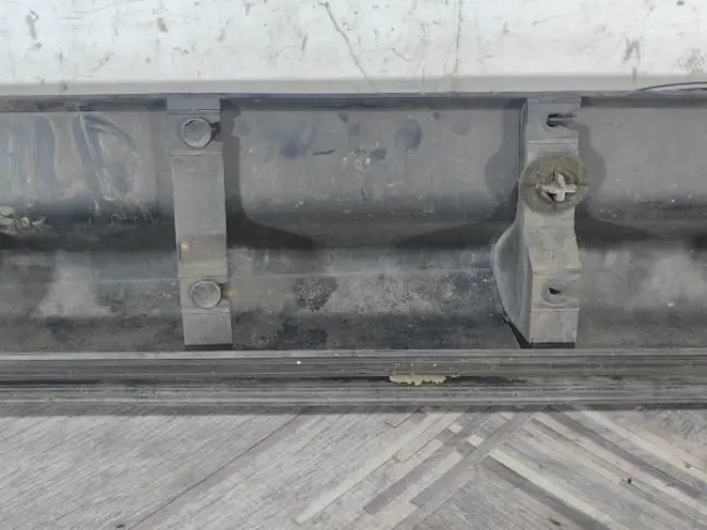 Молдинг передний левый  Range Rover Sport L320