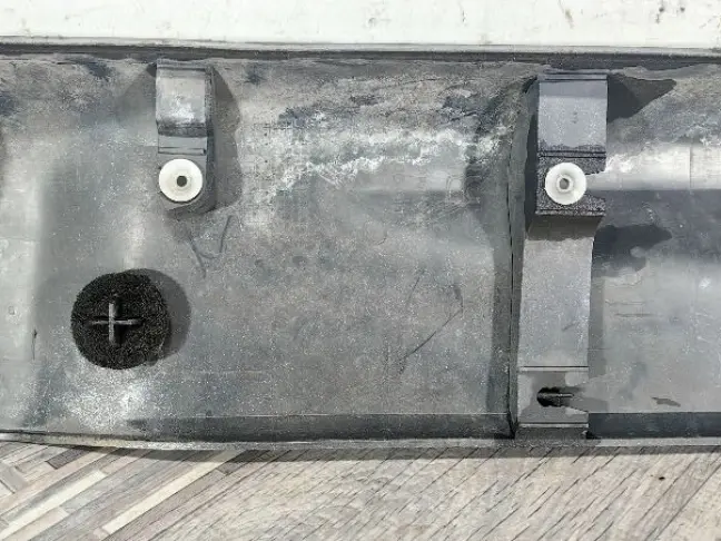 Молдинг двери задний правый Range Rover Sport 320