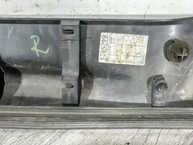 Молдинг двери задний правый Range Rover Sport 320