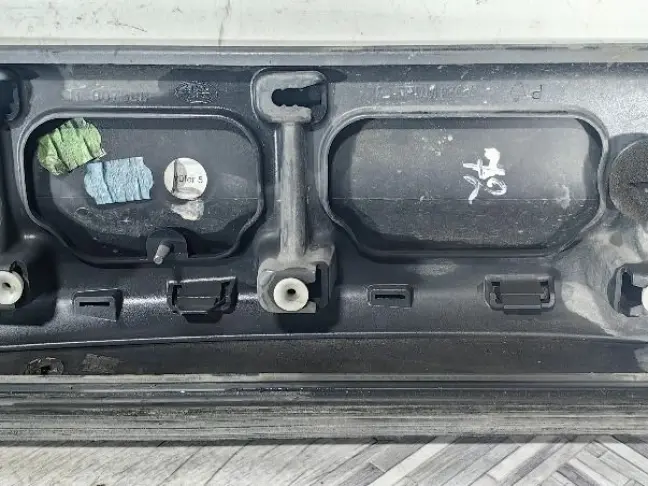 Молдинг двери задний левый  Range Rover Sport 320