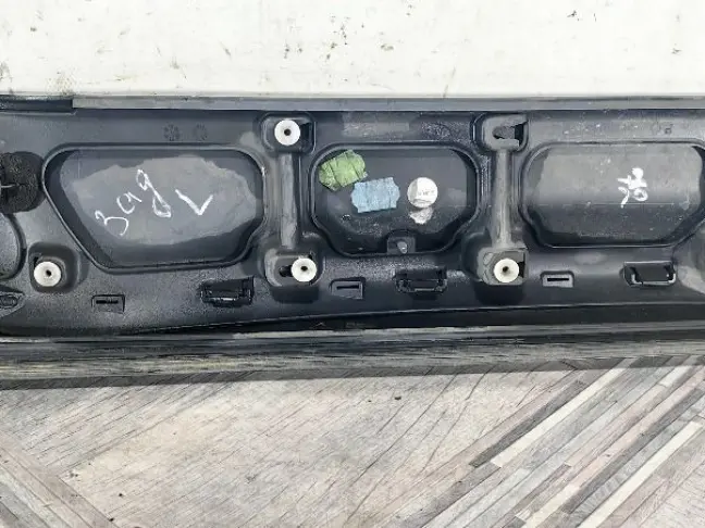 Молдинг двери задний левый  Range Rover Sport 320