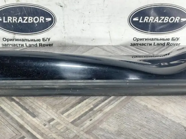 Молдинг двери задний левый  Range Rover Sport 320