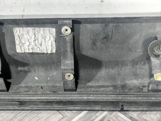 Молдинг двери задний левый  Range Rover Sport 320