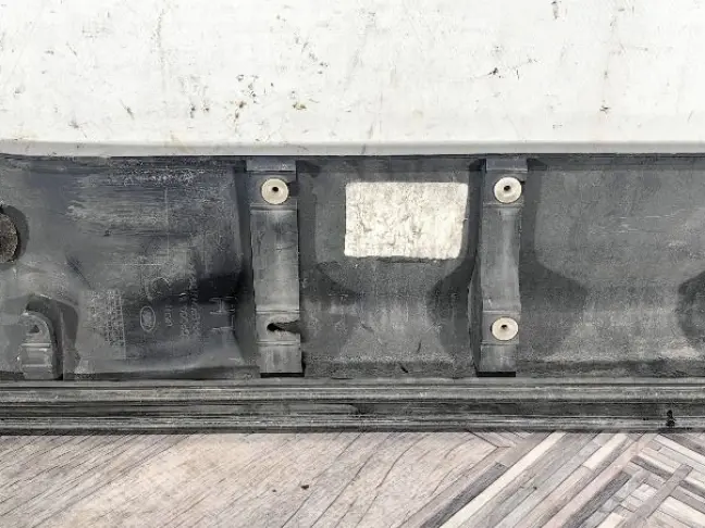 Молдинг двери задний левый  Range Rover Sport 320