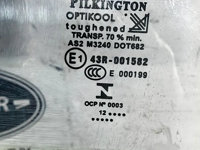 Стекло двери задней правой Range Rover Sport L320