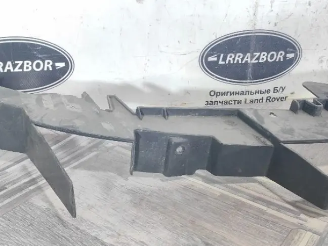 Кронштейн бампера правый Range Rover Sport L320