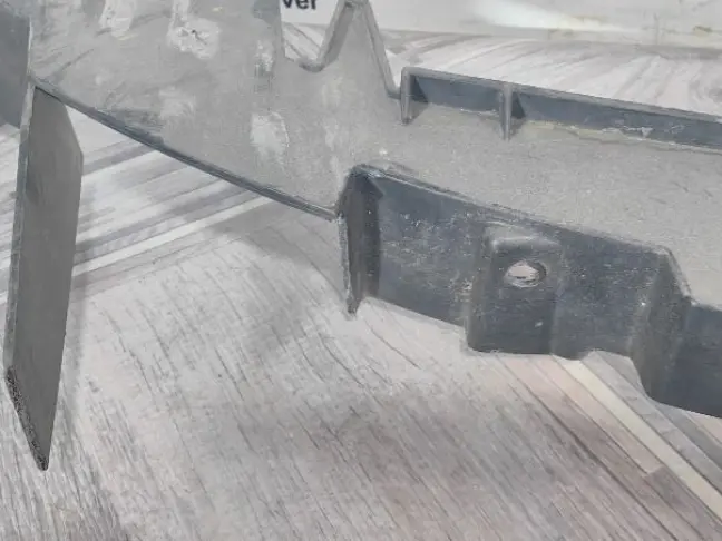 Кронштейн бампера правый Range Rover Sport L320