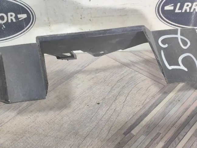 Кронштейн бампера левый Range Rover Sport L320