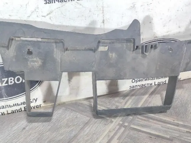 Кронштейн бампера левый Range Rover Sport L320