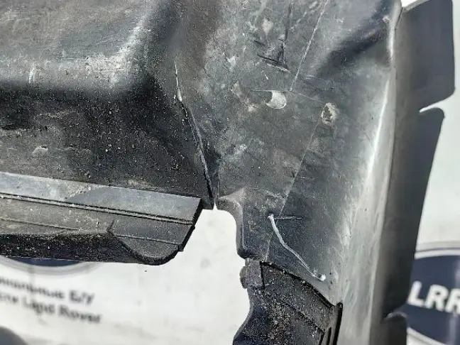 Диффузор центральный Range Rover L320 05-09