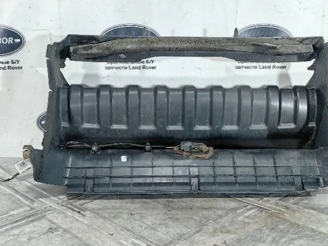 Диффузор центральный Range Rover L320 05-09