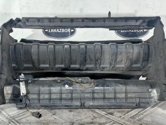 Диффузор центральный Range Rover L320 05-09