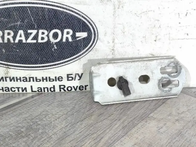 Кронштейн крыла Land Rover Freelander 2
