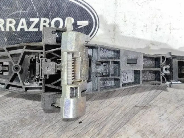 Ручка передняя правая Land Rover Freelander 2 L359