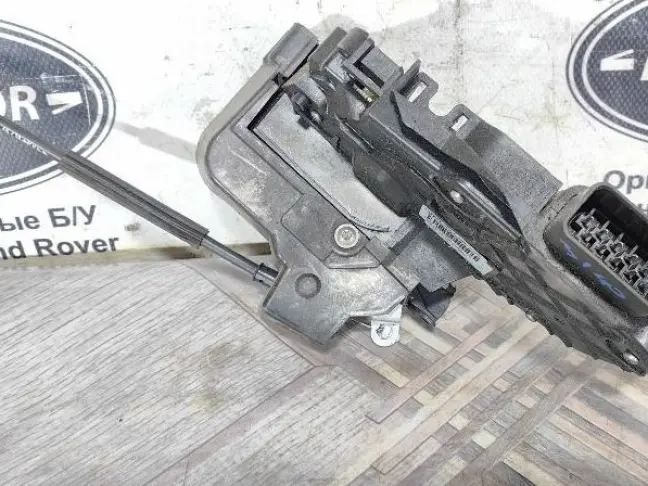 Замок правый задний Land Rover Freelander 2 2.2