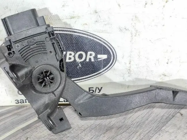 Педаль газа Land Rover Freelander 2 2.2 L359