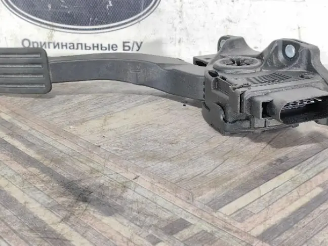 Педаль газа Land Rover Freelander 2 2.2 L359