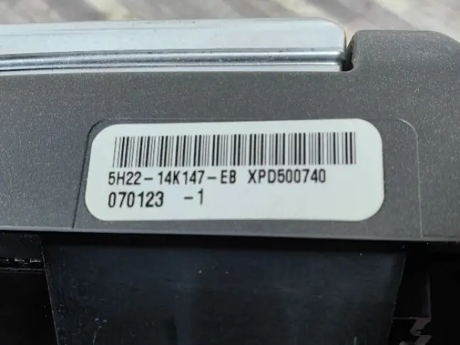 Кнопки руля Land Rover Freelander 2 2.2 L359