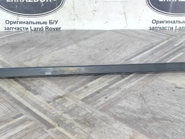 Молдинг стекла правый Land Rover Freelander 2 2.2