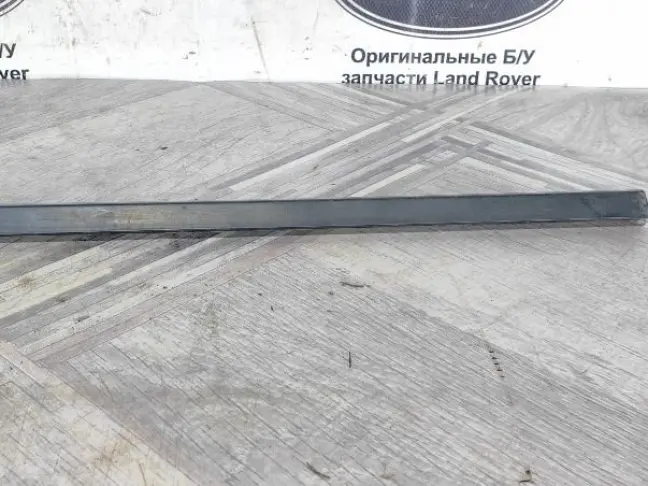 Молдинг стекла правый Land Rover Freelander 2 2.2