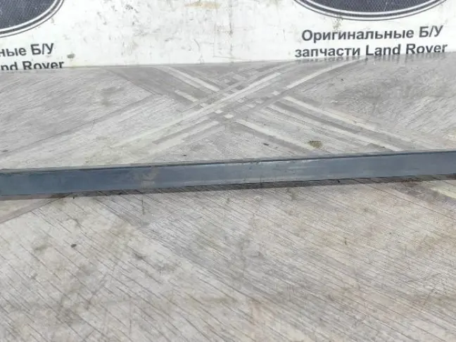Молдинг стекла правый Land Rover Freelander 2 2.2