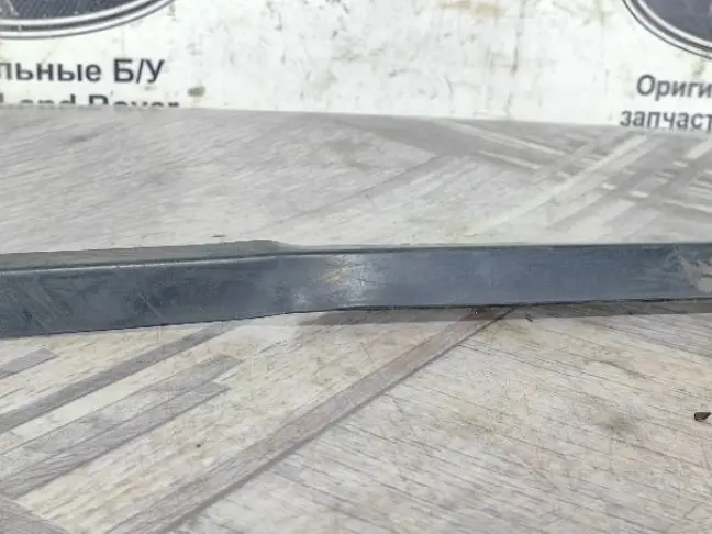 Молдинг стекла правый Land Rover Freelander 2 2.2