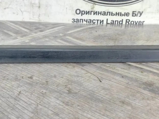 Молдинг стекла правый Land Rover Freelander 2 2.2