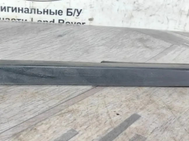 Молдинг стекла правый Land Rover Freelander 2 2.2