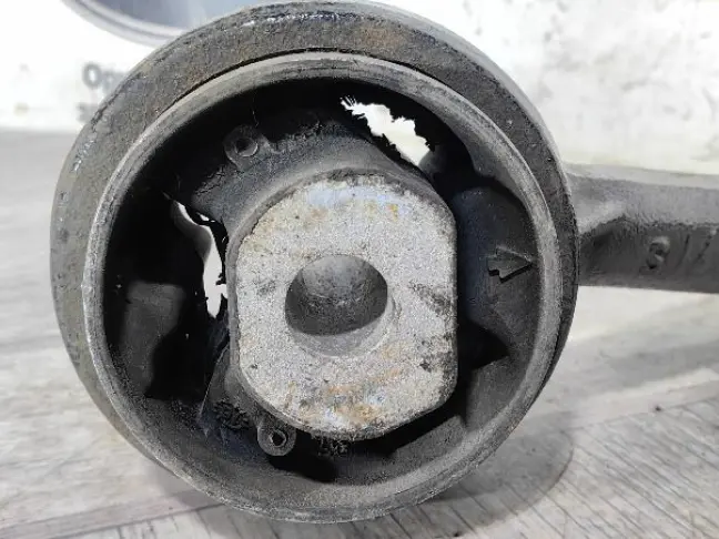 Рычаг передний нижний правый Range Rover L322