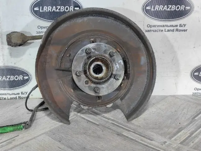 Кулак задний левый Range Rover L322 02-09