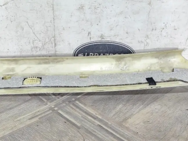 Обшивка стойки лобового стекла Range Rover L322 L