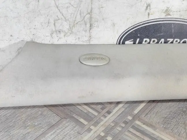 Обшивка стойки лобового стекла Range Rover L322 L