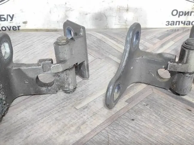 Петли двери перед  левая Range Rover 3 L322 02-12