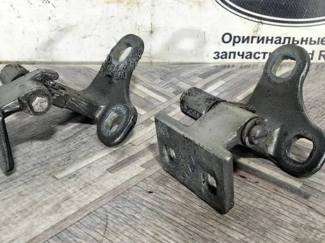 Петли двери перед  левая Range Rover 3 L322 02-12